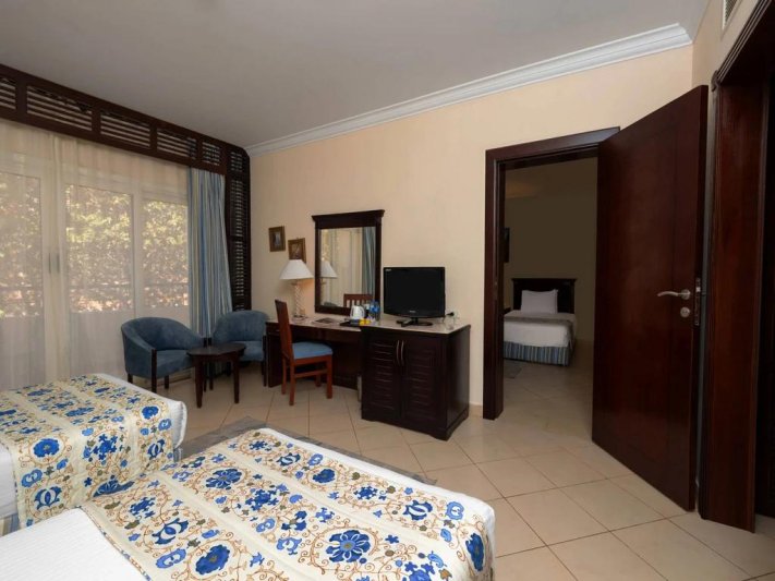 Sharm El-Sheikh utazás Governor Amwaj Oyoun Hotel