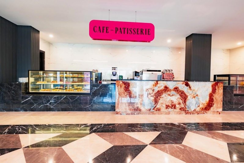 Alanya utazás Granada Luxury Red