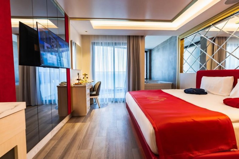 Alanya utazás Granada Luxury Red