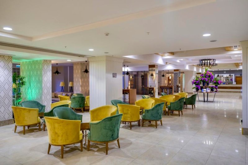 Antalya utazás Grand Park Lara