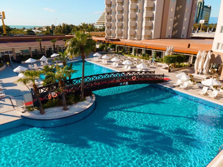 Grand Park Lara Antalya