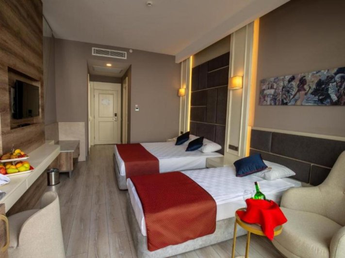 Hane Sun Elite Hotel Side