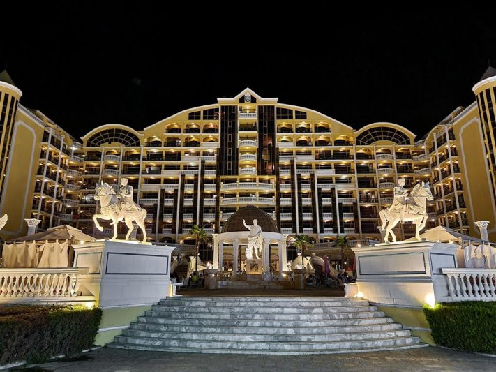 Imperial Palace Napospart