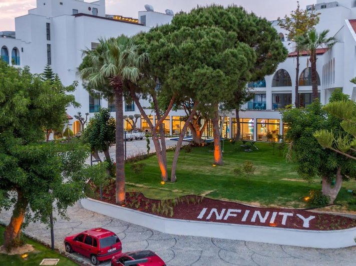 Izmir utazás Infinity By Yelken Aquapark & Resort