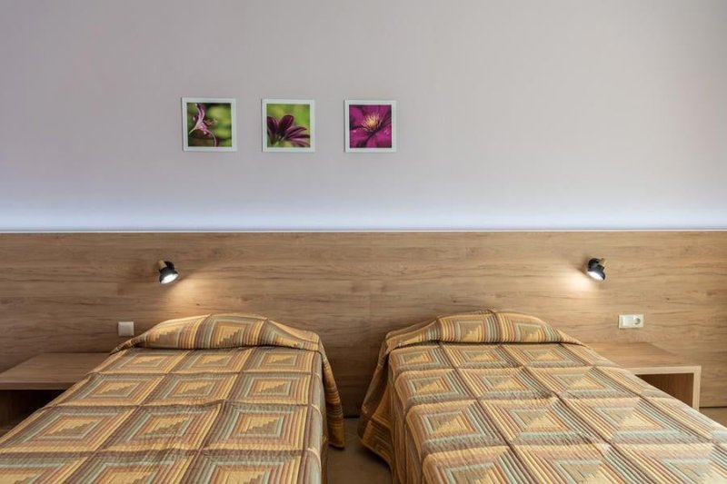 Napospart utazás Ivana Palace