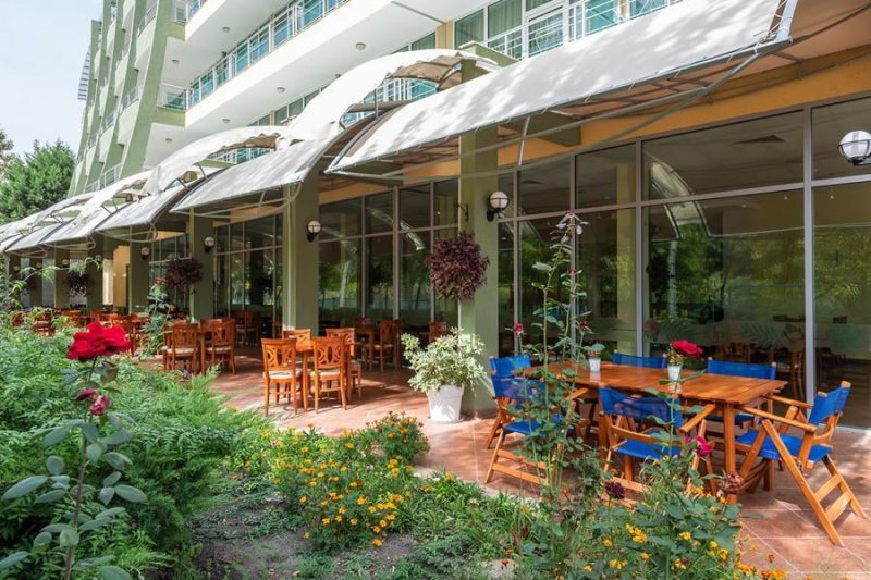 Napospart utazás Ivana Palace