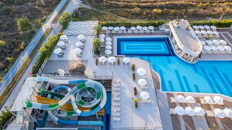 J adore Deluxe Hotel & Spa Side