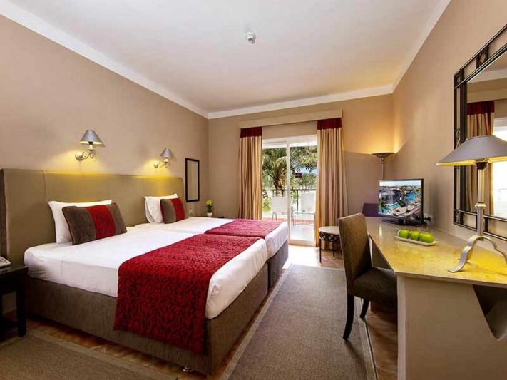 Hurghada utazás Jaz Makadina