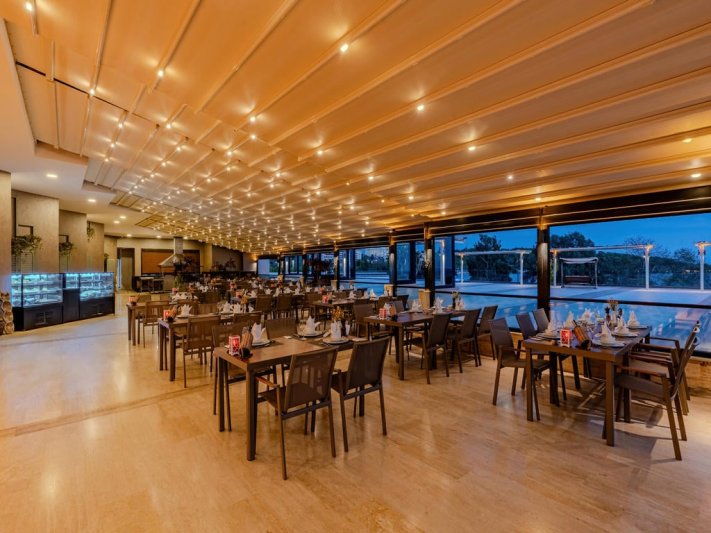 Alanya utazás Justiniano Club Park Conti