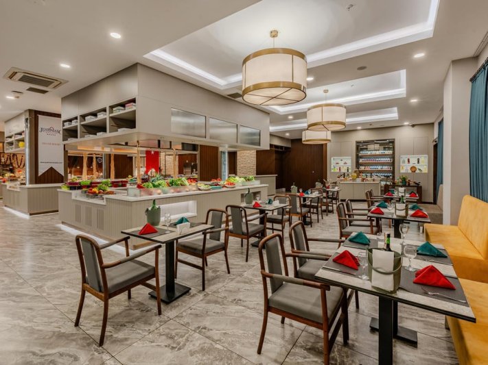 Alanya utazás Justiniano Deluxe Resort