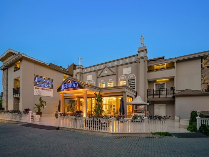 Alanya utazás Justiniano Deluxe Resort