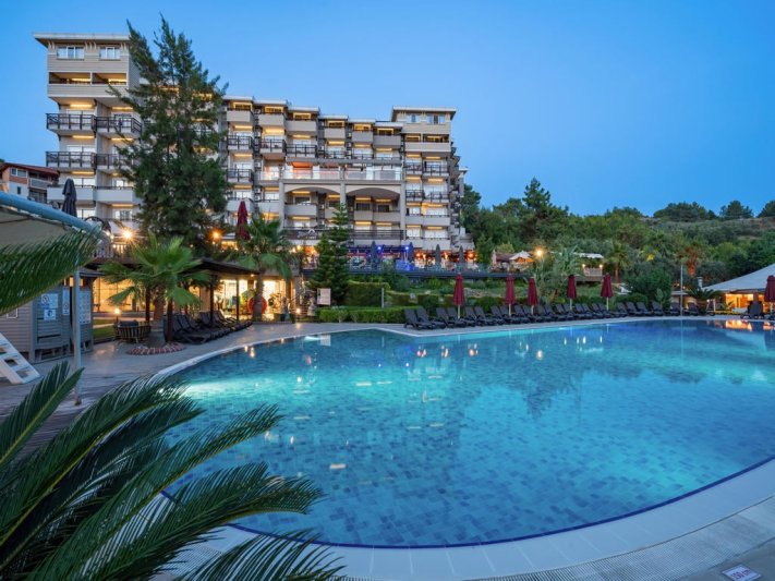 Alanya utazás Justiniano Deluxe Resort