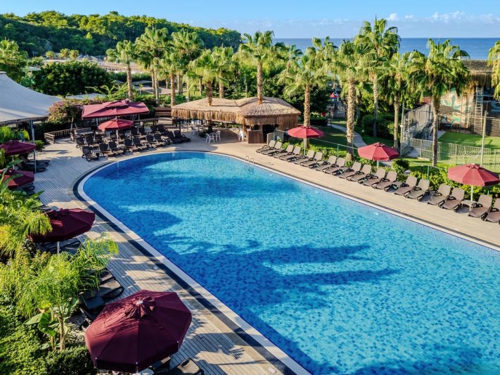 Alanya utazás Justiniano Deluxe Resort