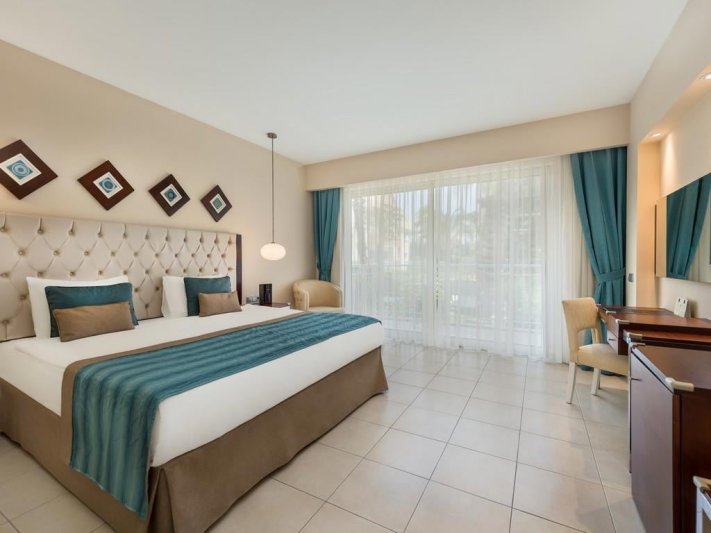 Side utazás Kamelya Aishen K Club