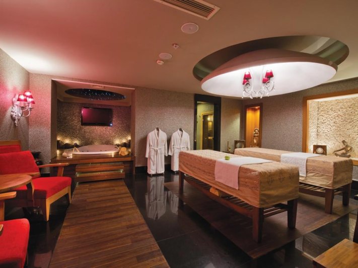 Side utazás Kamelya Aishen K Club