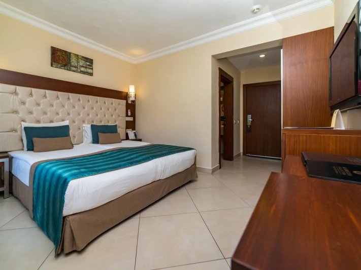 Side utazás Kamelya Aishen K Club