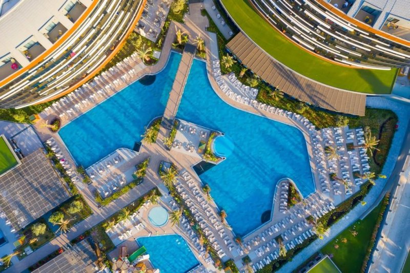 Kirman Calyptus Resort & Spa Side
