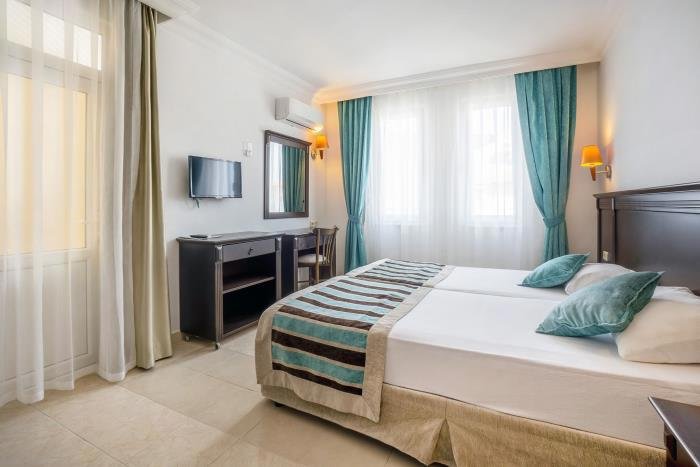 Alanya utazás Kleopatra Royal Palm