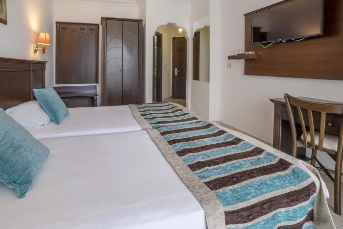 Alanya utazás Kleopatra Royal Palm