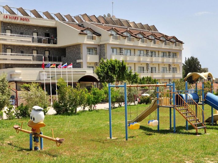 Lavitas Hotel Side