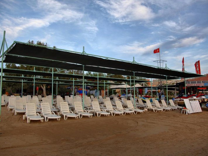Lavitas Hotel Side
