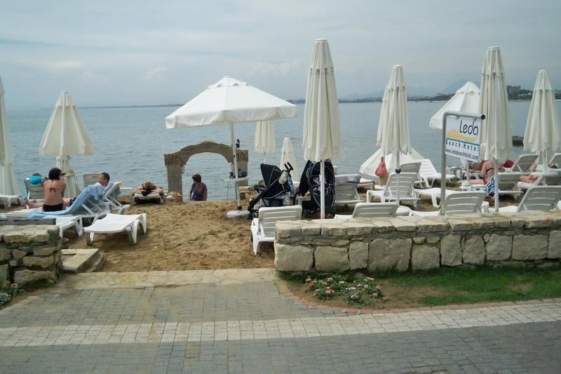 Leda Beach Hotel Side