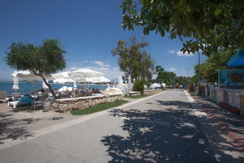 Leda Beach Hotel Side