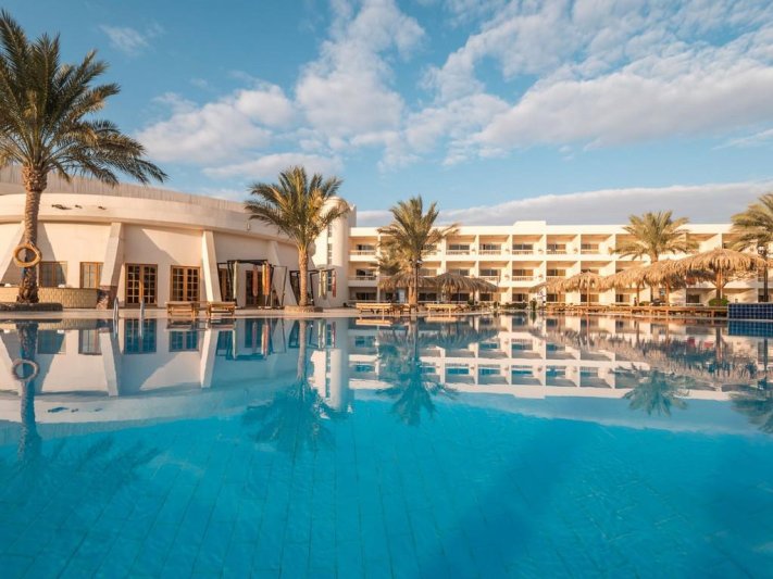 Hurghada utazás Long Beach Resort Hurghada (ex. Hilton)