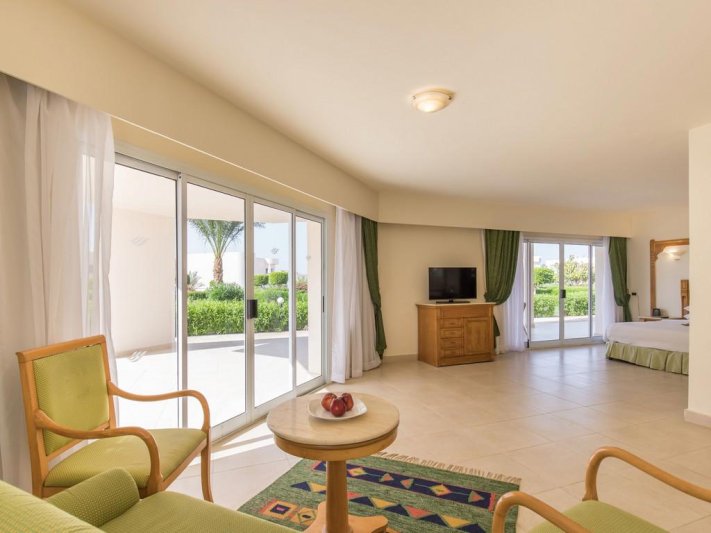 Hurghada utazás Long Beach Resort Hurghada (ex. Hilton)