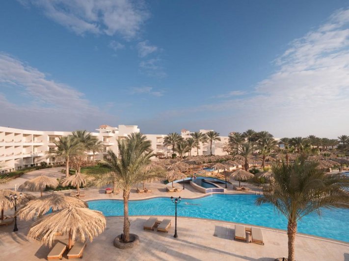 Hurghada utazás Long Beach Resort Hurghada (ex. Hilton)