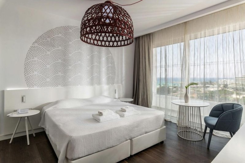 Dél-Ciprus utazás Margadina Lounge Hotel