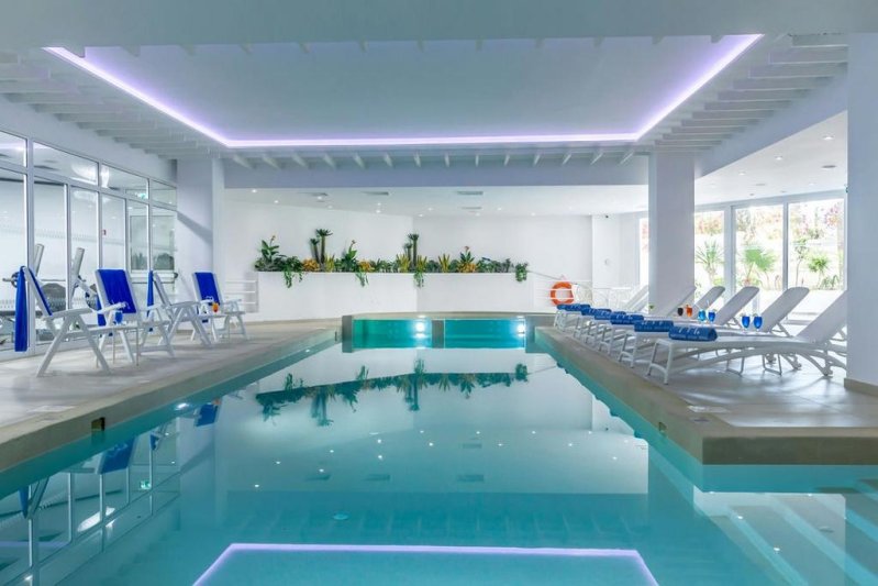 Dél-Ciprus utazás Margadina Lounge Hotel