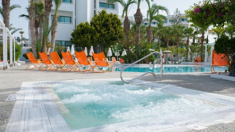 Dél-Ciprus utazás Margadina Lounge Hotel