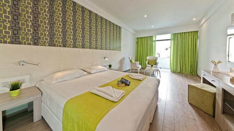 Dél-Ciprus utazás Margadina Lounge Hotel