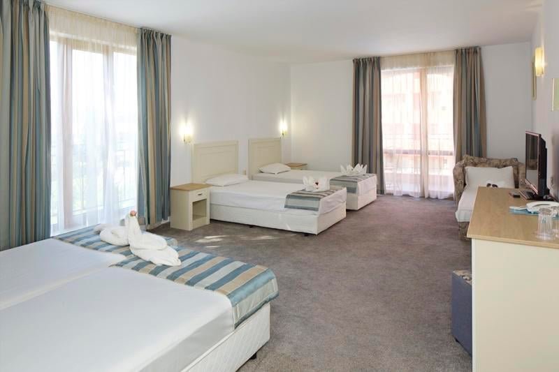 Napospart utazás Mena Palace