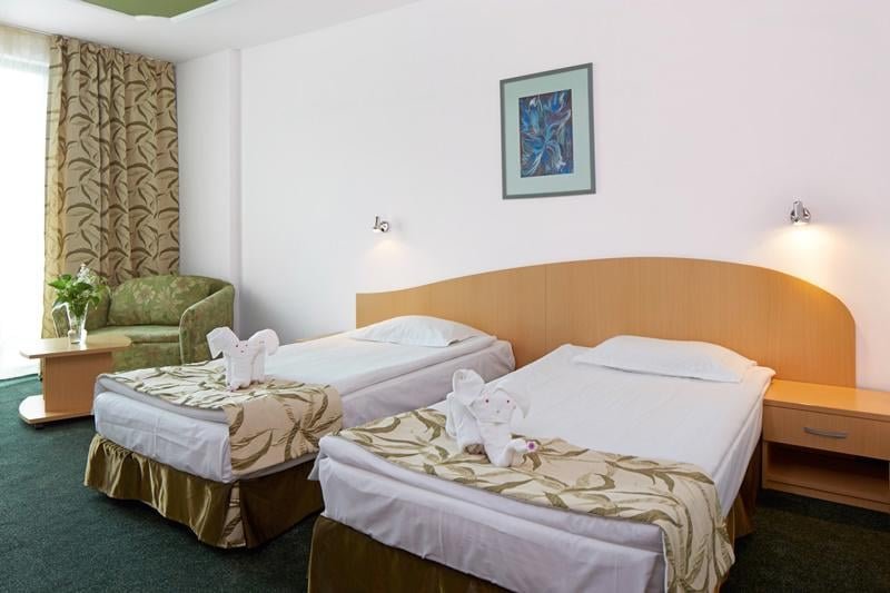 Napospart utazás Mena Palace