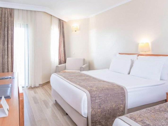 Side utazás Miramare Queen