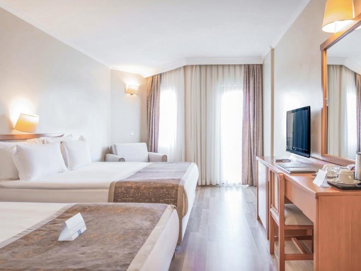 Side utazás Miramare Queen