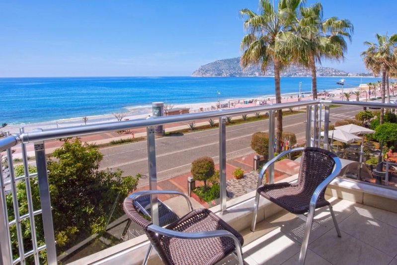 Alanya utazás Monart City Hotel