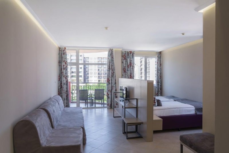 Mpm Astoria Hotel Napospart