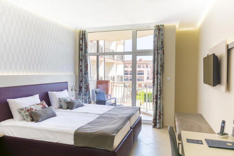 Mpm Astoria Hotel Napospart