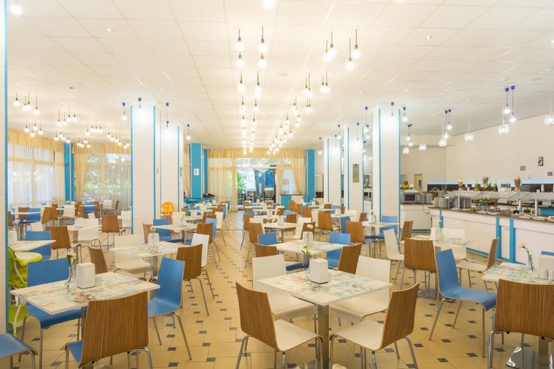 Napospart utazás Mpm Astoria Hotel