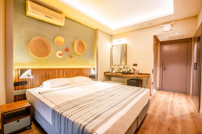 Orfeus Armin Hotel Side