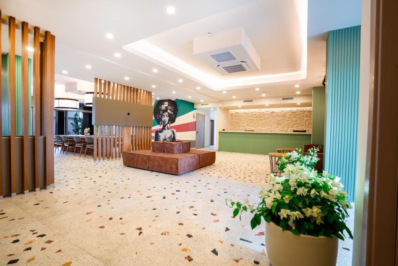 Orfeus Armin Hotel Side