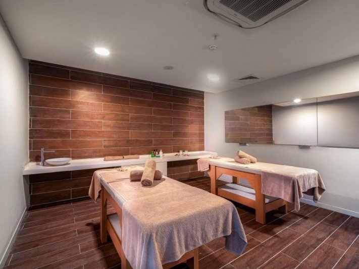 Orfeus Queen Hotel Spa Side