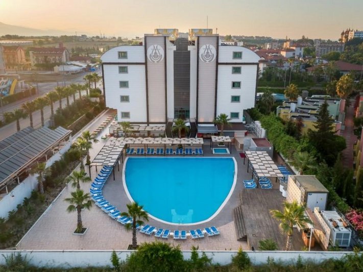 Orfeus Queen Hotel Spa Side