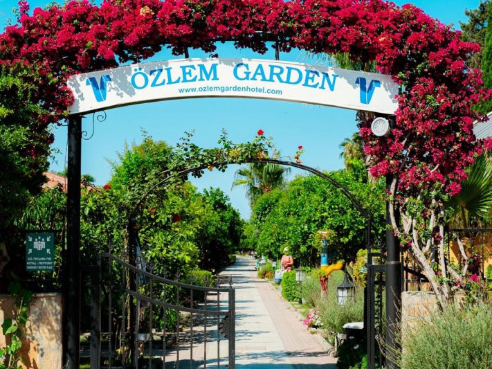 Ozlem Garden Side