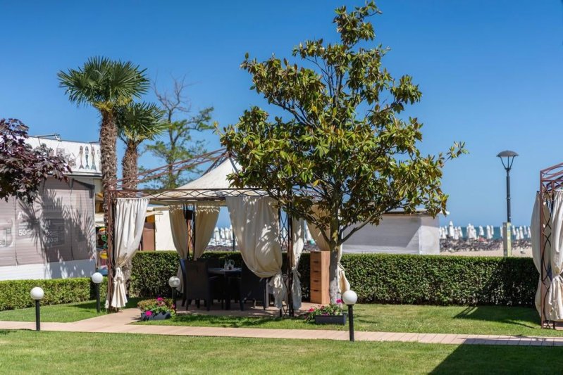 Napospart utazás Palace Hotel Sunny Beach