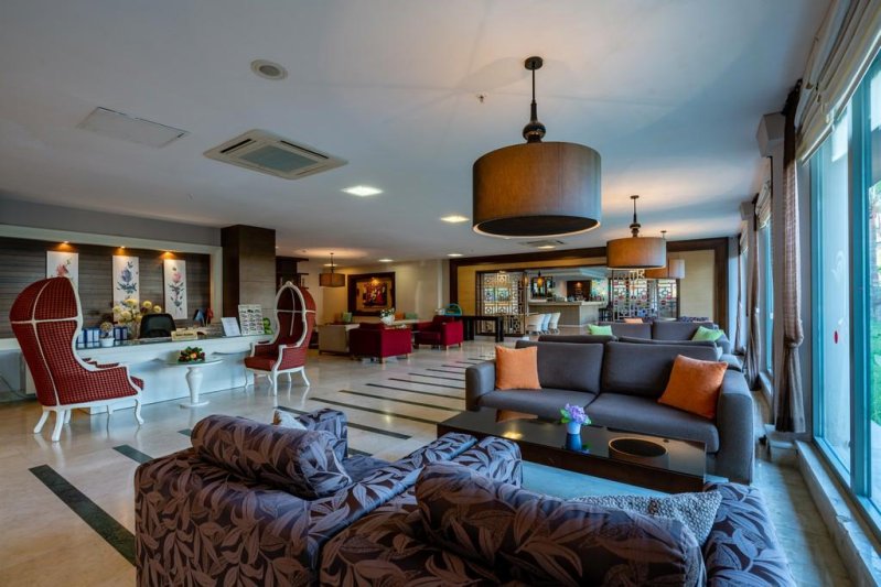 Alanya utazás Palmeras Beach Hotel