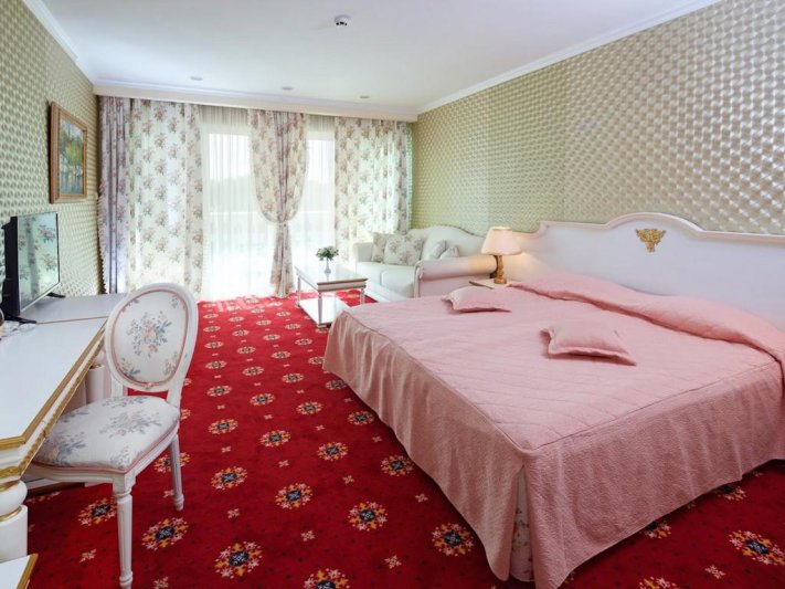 Napospart utazás Planeta Hotel